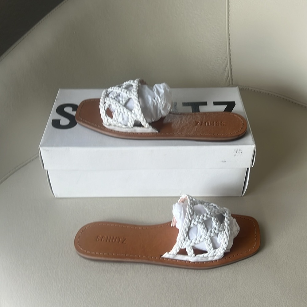 NWT (SCHUTZ) New inbox ladies slippers size 7.5 - Picture 1 of 11